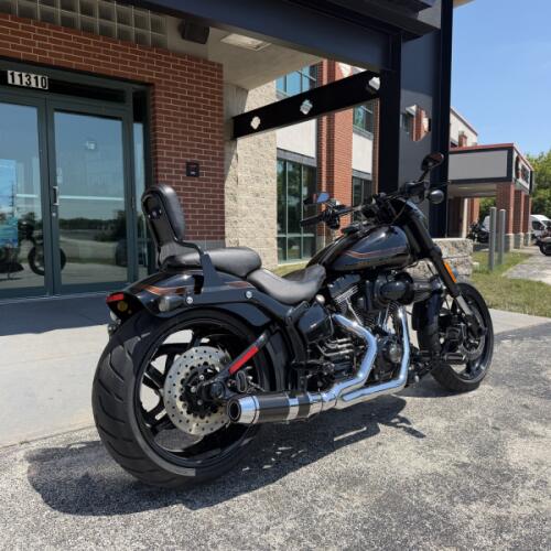 FXSE 2016 CVO™ Pro Street Breakout® thumb 3