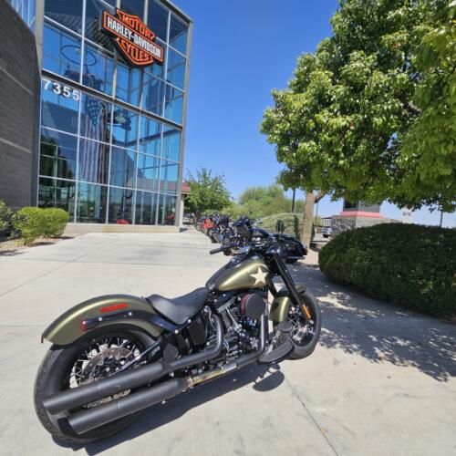 FLSS 2016 Softail Slim® S thumb 1