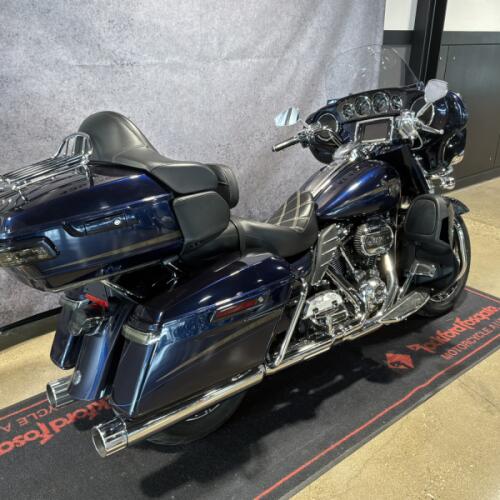 2018 Harley-Davidson<sup>®</sup> 115th Anniversary CVO<sup>™</sup> Limited Odyssey Blue FLHTKSE ANV thumb 1