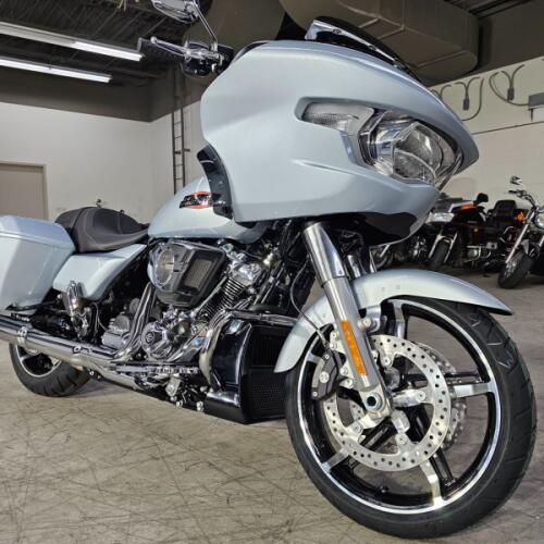 FLTRX 2025 Road Glide™ thumb 2