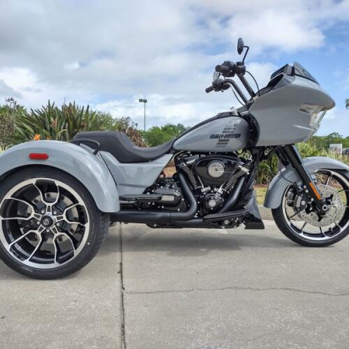 Harley-Davidson® Road Glide 3 2026 thumb 3