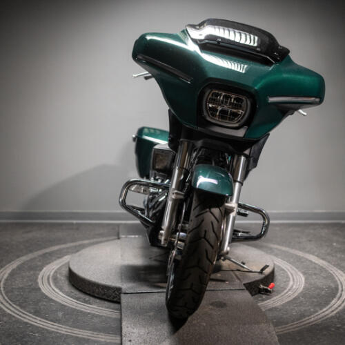 2024 Street Glide® (FLHX) thumb 3