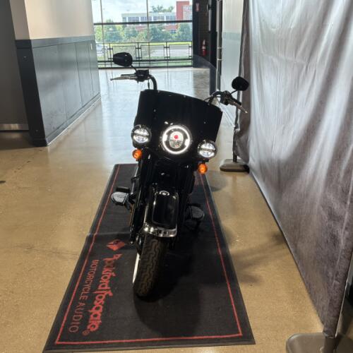 2024 Harley-Davidson® Heritage Classic Vivid Black - Black Finish thumb 2