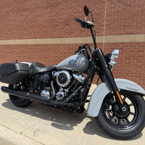 2026 Harley-Davidson® Heritage Classic Dark Billiard Gray thumb 3