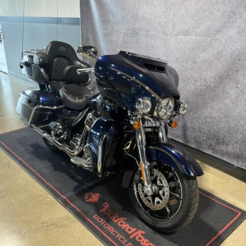 2018 Harley-Davidson<sup>®</sup> 115th Anniversary CVO<sup>™</sup> Limited Odyssey Blue FLHTKSE ANV thumb 3