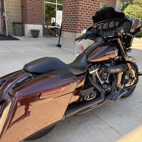2018 Harley-Davidson® Street Glide® Special Twisted Cherry thumb 3