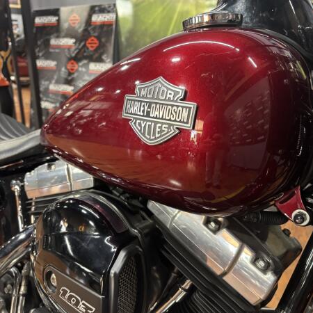 2016 Harley-Davidson® Softail Slim® VELOCITY RED thumb 3