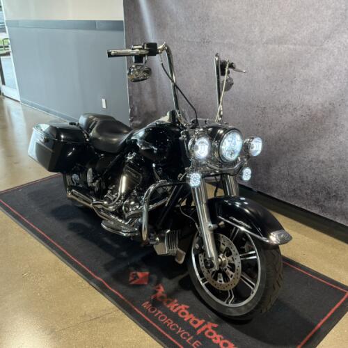 2021 Harley-Davidson® Road King® Vivid Black thumb 3