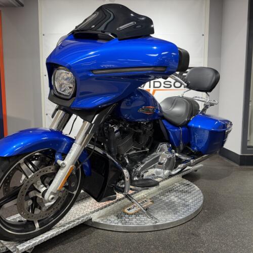 2024 Harley-Davidson® Street Glide® FLHX thumb 1