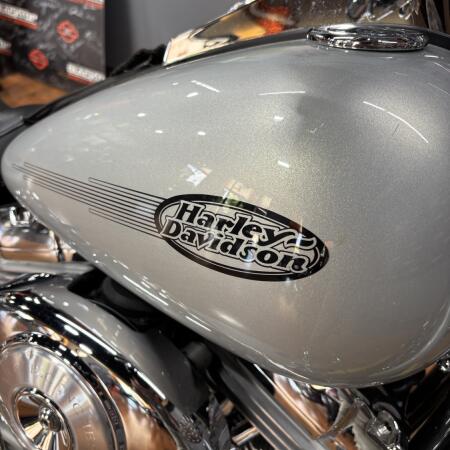 2005 Harley-Davidson® Softail Standard SILVER thumb 2