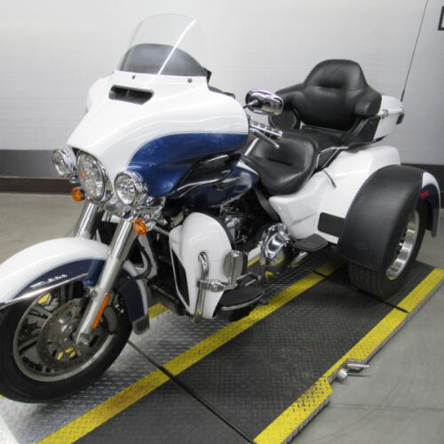 FLHTCUTG 2015 Tri Glide® Ultra thumb 1