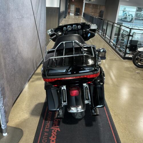 2018 Harley-Davidson® Ultra Limited Vivid Black FLHTK thumb 0