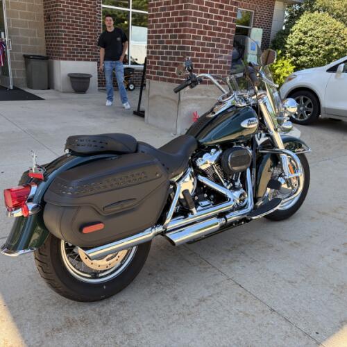 2024 Harley-Davidson® Heritage Classic Alpine Green thumb 3