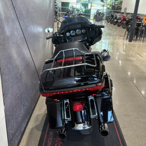 2018 Harley-Davidson® Ultra Limited Vivid Black FLHTK thumb 0