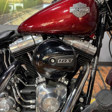 2016 Harley-Davidson® Softail Slim® VELOCITY RED thumb 2