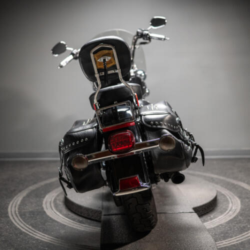2011 Heritage Softail® Classic (FLSTC) thumb 0
