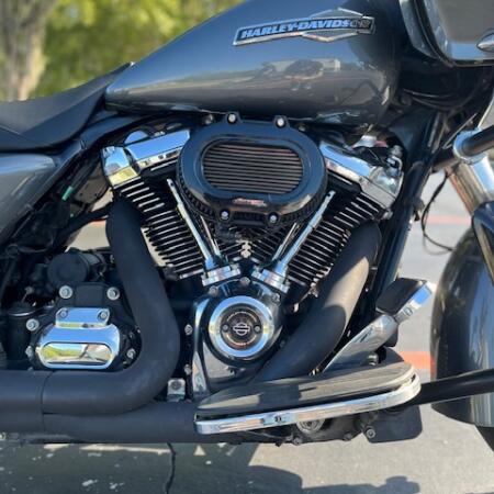 FLTRX 2021 Road Glide® thumb 2