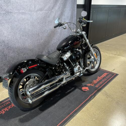 2023 Harley-Davidson® Softail® Standard Vivid Black thumb 1