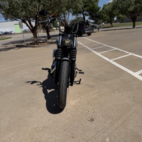 2026 Harley-Davidson® Street Bob® Dark Billiard Gray Chrome Cast Wheels thumb 2