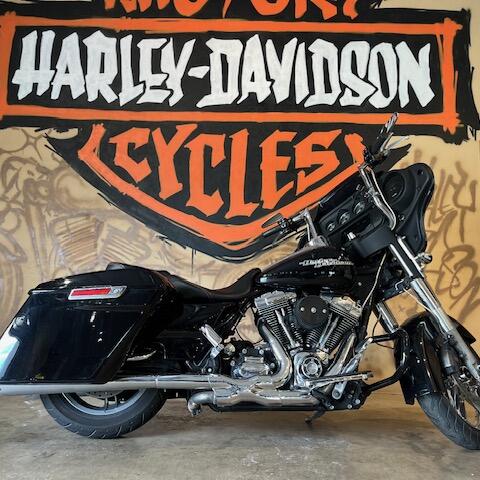 FLHX 2014 Street Glide® thumb 2