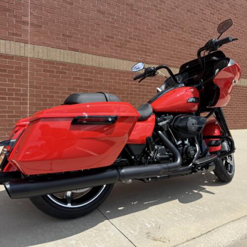 2026 Harley-Davidson® Road Glide® Blood Orange Black Trim thumb 1