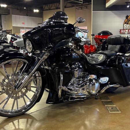 FLHXS 2017 Street Glide® Special thumb 3