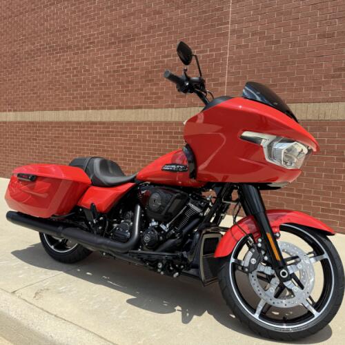2026 Harley-Davidson® Road Glide® Blood Orange Black Trim thumb 3