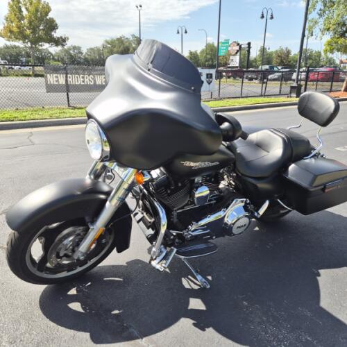FLHX 2013 Street Glide® thumb 1