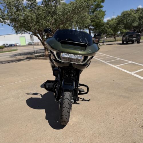 2026 Harley-Davidson® Road Glide® Olive Steel Metallic / Vivid Black Black Trim thumb 2