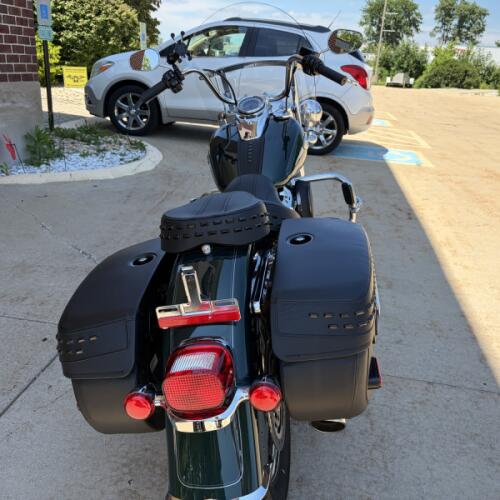 2024 Harley-Davidson® Heritage Classic Alpine Green thumb 2