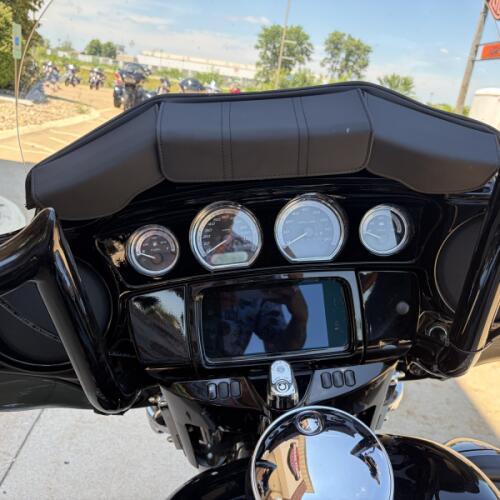 2020 Harley-Davidson® Ultra Limited Vivid Black thumb 3