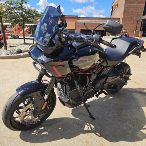 RA1250ST 2025 Pan America® 1250 ST thumb 1