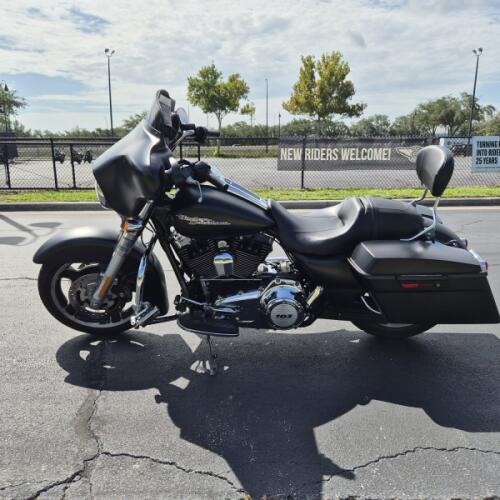 FLHX 2013 Street Glide® thumb 0