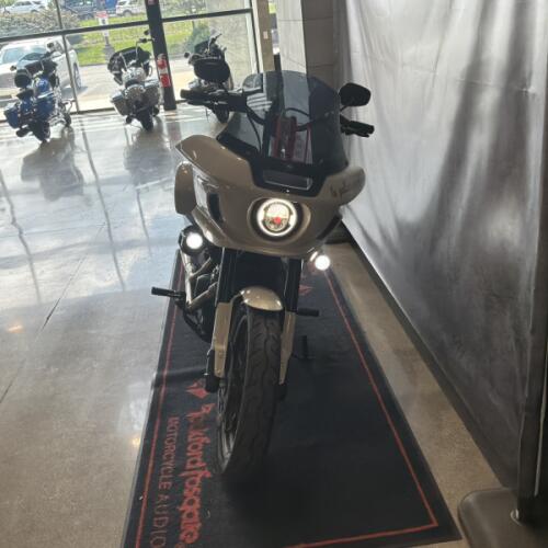 2023 Harley-Davidson® Low Rider® ST White Sand Pearl thumb 2