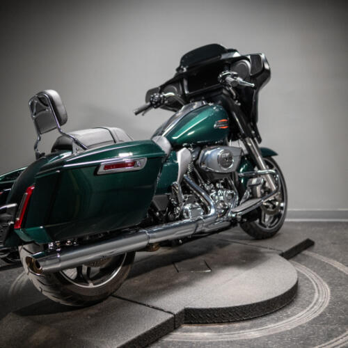 2024 Street Glide® (FLHX) thumb 1