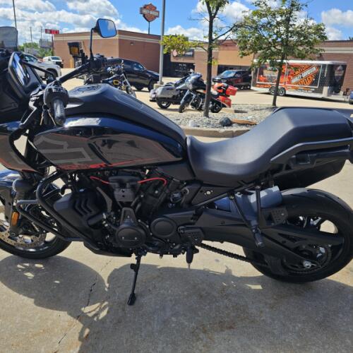 RA1250ST 2025 Pan America® 1250 ST thumb 0