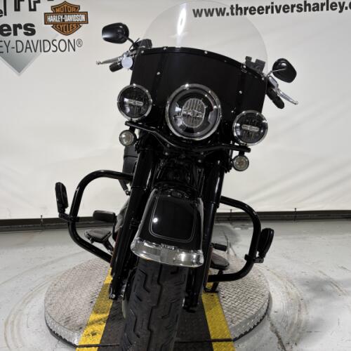 2023 Harley-Davidson® Heritage Classic Vivid Black - Black Finish thumb 1