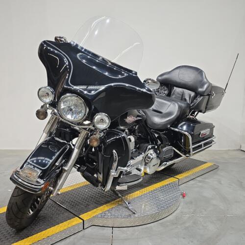 FLHTC 2013 Electra Glide® Classic thumb 2
