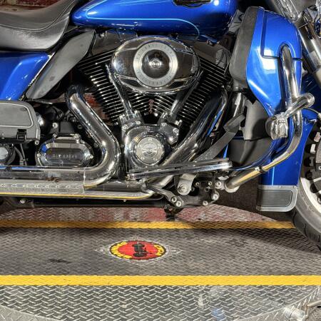 FLHTCU 2009 Electra Glide® Ultra Classic® thumb 2