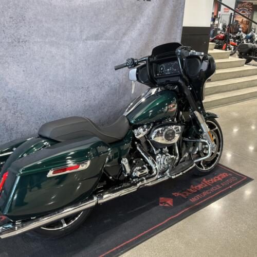 2024 Harley-Davidson® Street Glide® Alpine Green thumb 1