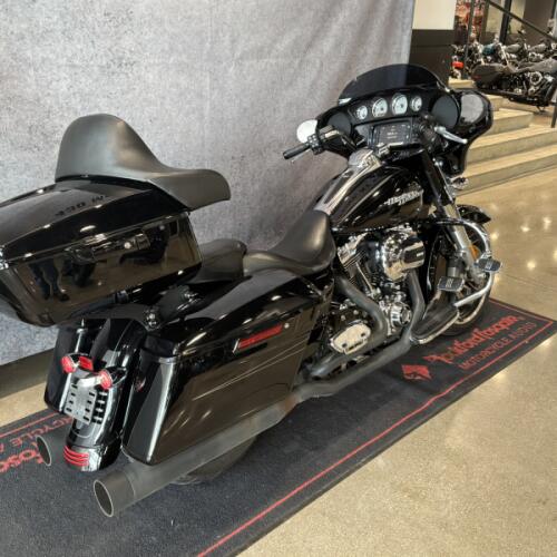 2016 Harley-Davidson® Street Glide® Special Vivid Black thumb 1