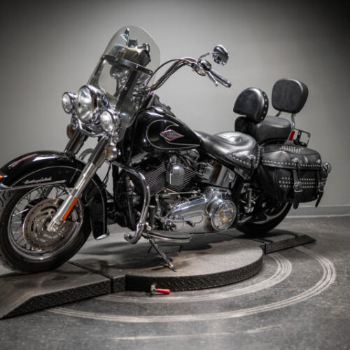 2011 Heritage Softail® Classic (FLSTC) thumb 3