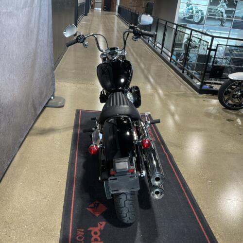 2023 Harley-Davidson® Softail® Standard Vivid Black thumb 0
