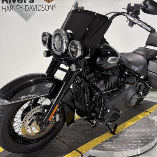 2023 Harley-Davidson® Heritage Classic Vivid Black - Black Finish thumb 0