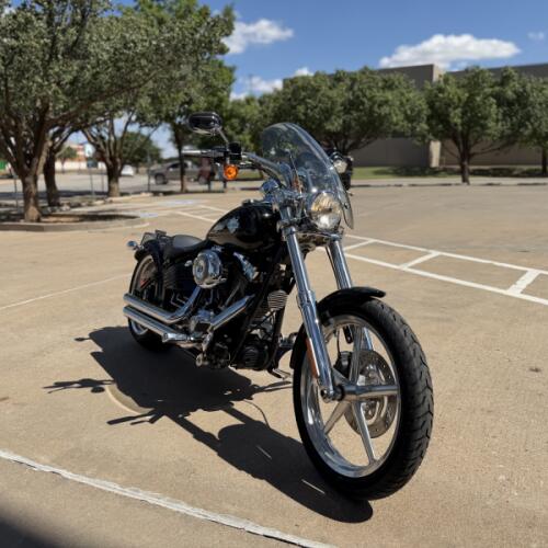 2008 Harley-Davidson® Softail® Rocker™ C Vivid Black thumb 3