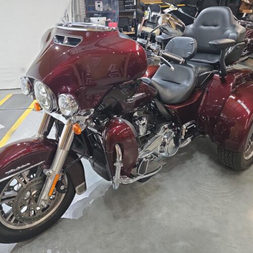FLHTCUTG 2019 Tri Glide® Ultra thumb 2