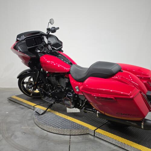 FLTRXSTSE 2025 CVO™ Road Glide™ ST thumb 0
