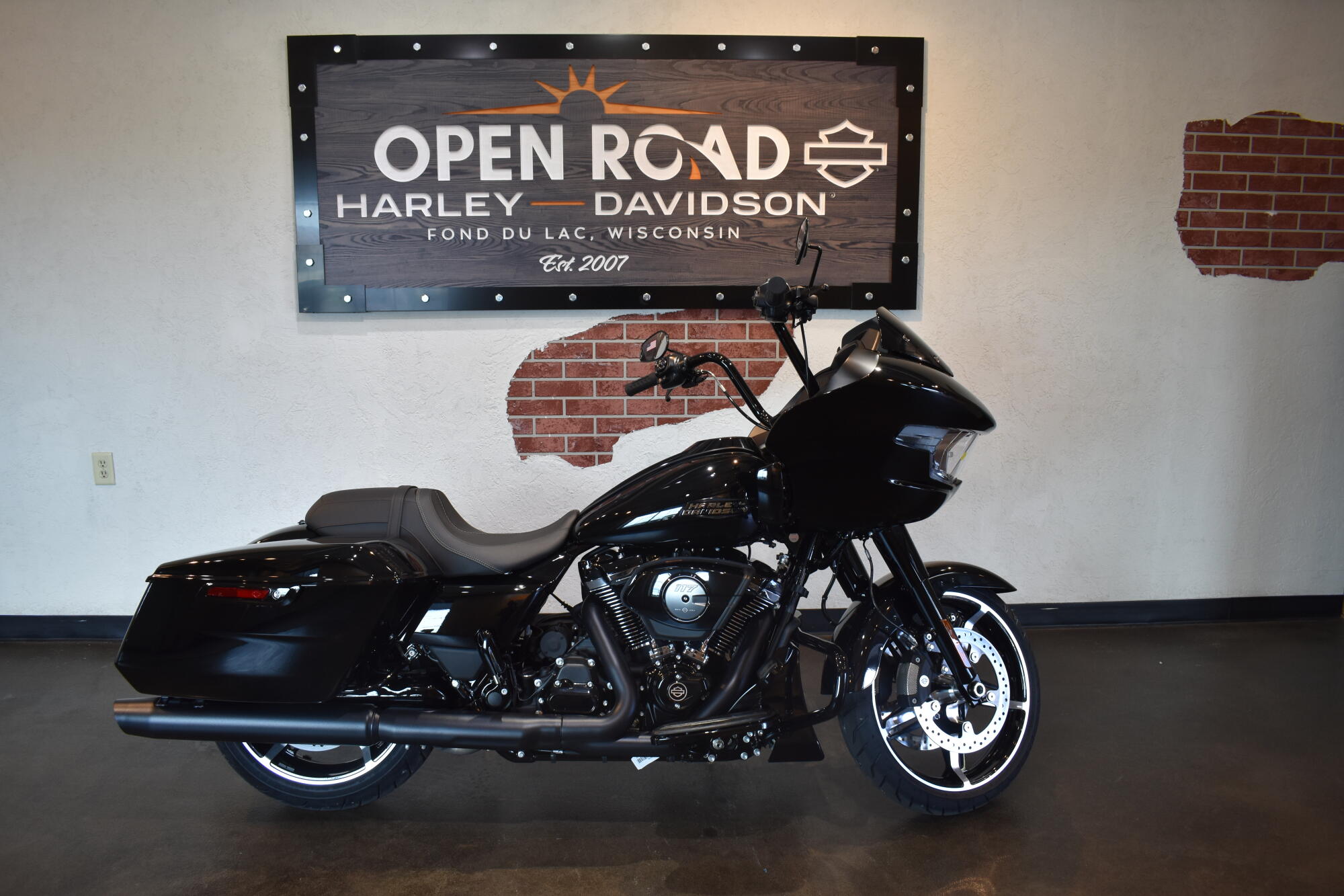 2026 Harley-Davidson® Road Glide® Vivid Black Black Trim