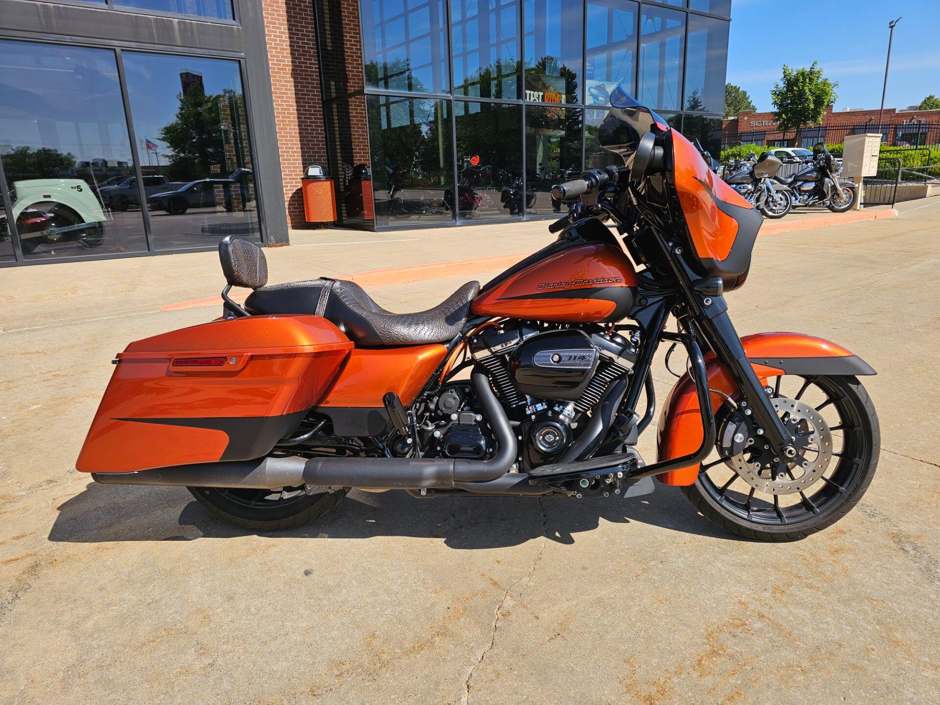 FLHXS 2019 Street Glide® Special