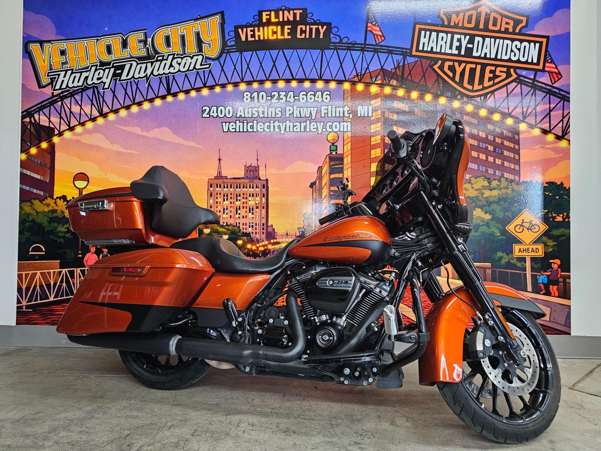 FLHXS 2019 Street Glide® Special